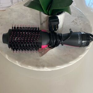 😍NWOT! REVLON One-Step Hair Dryer and Styler 1.0 VOLUMIZER UPDATED MOTOR